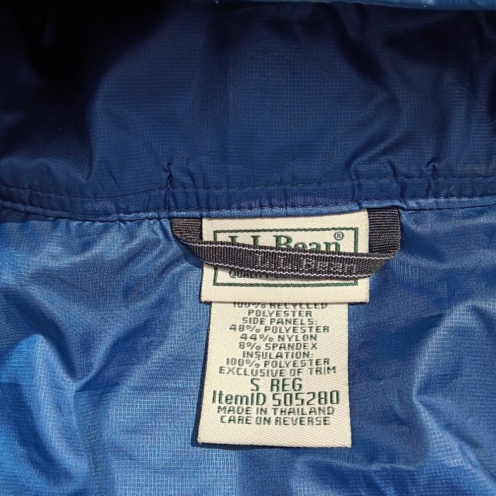 L.L.Bean 505280 Women's Small Blue Zip Hooded Packaway Primaloft Longer Vest - Picture 12 of 12